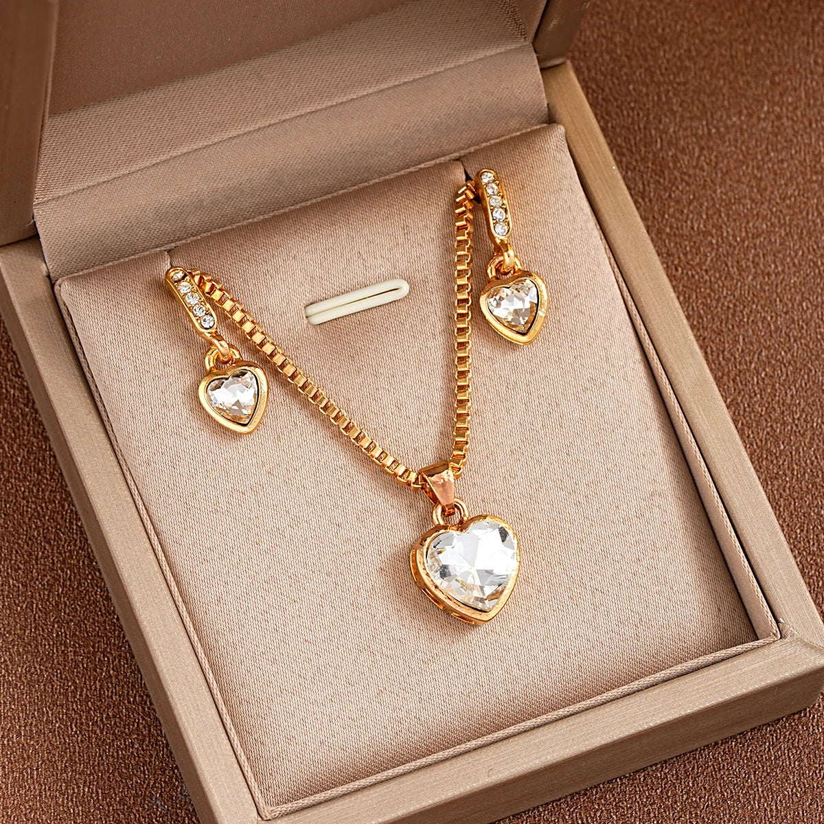 Lumière Heart Necklace